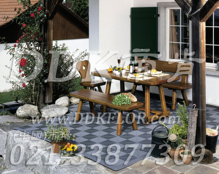 灰色戶外拼裝地板_室外花園地面鋪地材料樣板圖片,帝肯(DDK)_8100_T550（室外花園地面材料）效果圖，戶外地磚,戶外地板,戶外花園地磚,pvc戶外地板,塑料戶外地板,幼兒園戶外地墊,幼兒園戶外地板,戶外地墊,戶外地毯,戶外地膠,戶外塑料地板,戶外塑膠地毯,戶外花園地板,戶外草坪地墊,戶外防滑墊,花園戶外地板,陽臺(tái)戶外地板,入戶花園地板,入戶花園地面,室外花園地磚,花園地板磚,露臺(tái)花園裝修,室外地板膠,室外地磚,室外地膠,室外塑料地板,室外塑膠地板,室外鏤空拼裝地板,室外防水地板,室外防滑地墊,室外生態(tài)地板,室外環(huán)保地板,室外防腐地板,室外陽臺(tái)地板,室外陽臺(tái)磚,室外露臺(tái)地磚,室外露臺(tái)裝修,幼兒園室外地膠