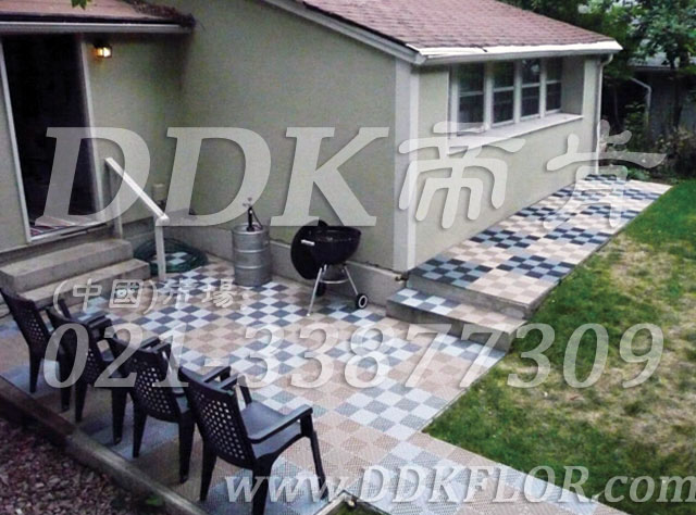 灰白+青色_別墅戶外地面材料樣板圖片,帝肯(DDK)_8100_T550（室外花園地面材料）效果圖，戶外地磚,戶外地板,戶外花園地磚,pvc戶外地板,塑料戶外地板,幼兒園戶外地墊,幼兒園戶外地板,戶外地墊,戶外地毯,戶外地膠,戶外塑料地板,戶外塑膠地毯,戶外花園地板,戶外草坪地墊,戶外防滑墊,花園戶外地板,陽臺(tái)戶外地板,入戶花園地板,入戶花園地面,室外花園地磚,花園地板磚,露臺(tái)花園裝修,室外地板膠,室外地磚,室外地膠,室外塑料地板,室外塑膠地板,室外鏤空拼裝地板,室外防水地板,室外防滑地墊,室外生態(tài)地板,室外環(huán)保地板,室外防腐地板,室外陽臺(tái)地板,室外陽臺(tái)磚,室外露臺(tái)地磚,室外露臺(tái)裝修,幼兒園室外地膠