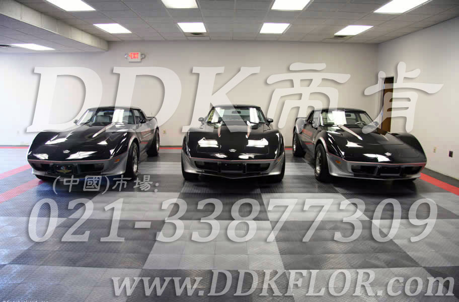 黑灰+淺灰色_車庫地坪材料鋪裝