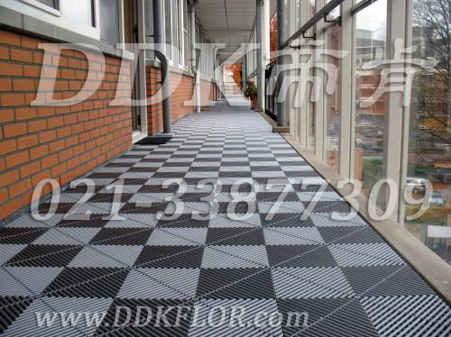 674風(fēng)雨連廊自排水防滑地板「帝肯(DDK)_8100_T500」