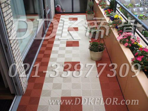 咖啡色+淡卡其色_組合拼裝_室外陽(yáng)臺(tái)疏水地磚樣板圖片,帝肯(DDK)_8100_T500（露天陽(yáng)臺(tái)地面材料）效果圖,別墅陽(yáng)臺(tái)地板,別墅陽(yáng)臺(tái)裝修,室外陽(yáng)臺(tái)地板,室外陽(yáng)臺(tái)磚,室外露臺(tái)地磚,室外露臺(tái)裝修,舞臺(tái)地板,陽(yáng)臺(tái)地板磚,陽(yáng)臺(tái)地磚裝修,陽(yáng)臺(tái)戶外地板,陽(yáng)臺(tái)拼裝地板,陽(yáng)臺(tái)裝修,露臺(tái)地板,露臺(tái)地磚,露臺(tái)地面裝修,露臺(tái)拼接地板,露臺(tái)花園裝修,露臺(tái)防滑地板,露臺(tái)防滑地磚,頂樓露臺(tái)裝修,室外生態(tài)地板,室外環(huán)保地板,室外防腐地板