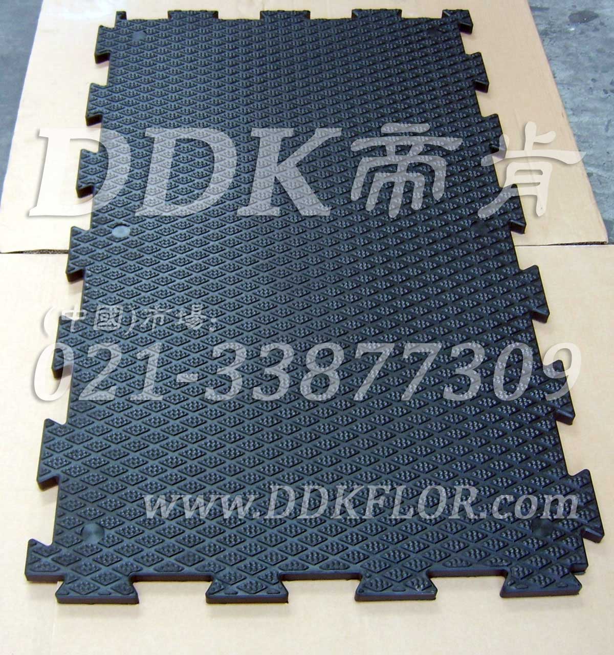 帝肯(DDK)_4300_3020（健身房自由力量區(qū)材料）健身房防震地墊,健身房地墊,健身房地板膠,健身房地膠,健身房橡膠地板,運(yùn)動(dòng)地墊,運(yùn)動(dòng)地板,運(yùn)動(dòng)地膠,健身房地毯,