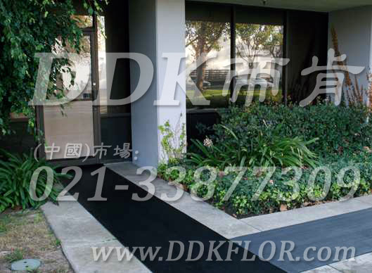 黑色戶外走道防滑地毯卷材(8)樣板圖片,帝肯(DDK)_S450_660(室外地面防滑地毯材料)效果圖 黑色戶外走道防滑地毯卷材(8)樣板圖片,帝肯(DDK)_S450_660(室外地面防滑地毯材料)效果圖,室外地墊,室外地板膠,室外地板革,室外地毯,室外地膠,室外塑料地毯,室外塑膠地板,室外橡膠地板,室外防水地板,室外防滑地墊,室外防滑地毯,室外防滑墊,彈性地膠,戶外地膠,戶外地毯,戶外地墊,戶外綠色地毯,戶外塑膠地毯,地膠,走道地墊,走道地毯,走道墊,通道地毯,過道地毯,過道防滑墊,橡膠防滑地毯,防滑地毯,塑料防滑地毯