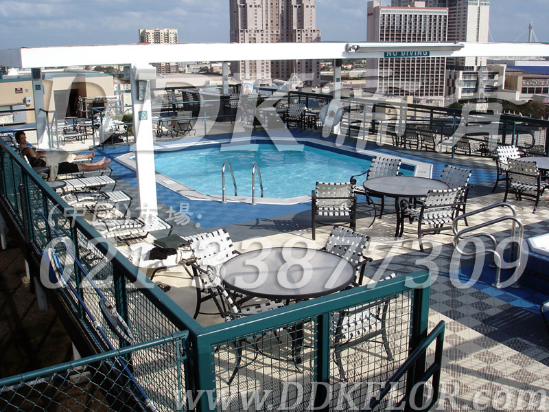 室外泳池四周地面防滑塑膠地磚材料(6)_藍(lán)色灰白相拼組合樣板圖片,帝肯(DDK)_8100_339(游泳池防滑地磚材料)效果圖 室外泳池四周地面防滑塑膠地磚材料(6)_藍(lán)色灰白相拼組合樣板圖片,帝肯(DDK)_8100_339(游泳池防滑地磚材料)效果圖,泳池地膠,泳池防滑地墊,泳池防滑地毯,游泳池防滑墊,游泳池防滑地膠,游泳池地墊