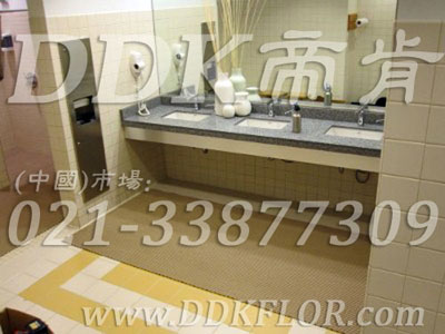 米色_洗手間地面通道防滑防護直紋網(wǎng)格毯（3）樣板圖片,帝肯(DDK)_1900_338（衛(wèi)生間洗手間地面防滑材料）效果圖，廁所防滑墊,公共衛(wèi)生間塑料地毯,衛(wèi)生間地墊,衛(wèi)生間地板隔水墊,衛(wèi)生間地膠,衛(wèi)生間塑料地板,衛(wèi)生間防水地墊,衛(wèi)生間防水墊,衛(wèi)生間防滑地墊,衛(wèi)生間防滑墊,衛(wèi)生間防滑地毯,洗手間地墊,洗澡間防滑墊,洗浴防滑墊,洗手間防滑墊,洗手間防滑地毯