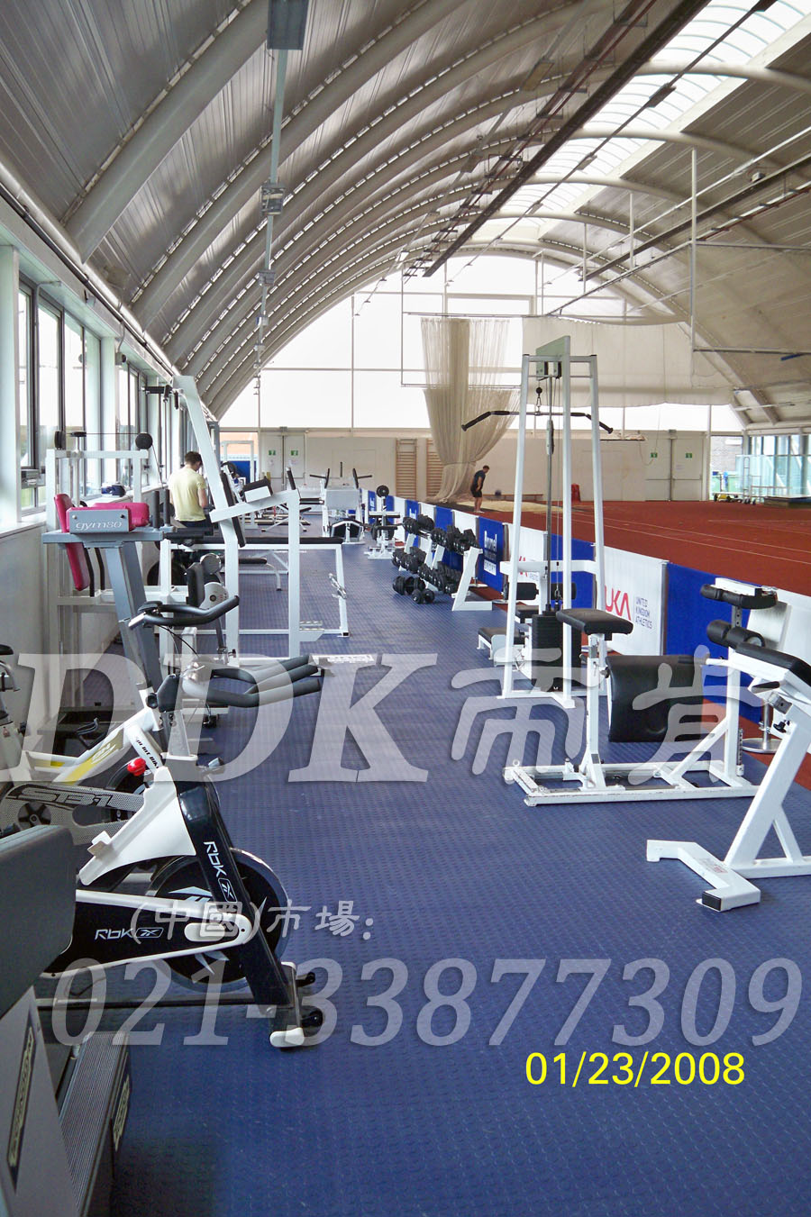 帝肯(DDK)_2000_3020（健身房器器械區(qū)地面鋪裝材料）健身房pvc塑膠地板,健身房地墊,健身房地板,健身房地板膠,健身房地毯,健身房地膠,健身房橡膠地板,健身房防震地墊,運(yùn)動(dòng)地墊,運(yùn)動(dòng)地板,運(yùn)動(dòng)地膠,