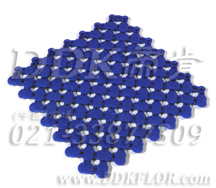 牛津藍(lán)色_橢圓表面_互扣式網(wǎng)孔防滑地膠（2）樣板圖片，帝肯(DDK)_8200（ODL|達(dá)喜）效果圖，工業(yè)用格柵地墊,浴室pvc格柵地板,柵格地墊,排水地墊,pvc防水地墊,塑膠透水地板,衛(wèi)生間地板隔水墊,衛(wèi)生間地墊,衛(wèi)浴防滑墊,衛(wèi)生間防水地墊,衛(wèi)生間防滑地墊,衛(wèi)生間防滑墊,衛(wèi)生間地膠,漏水地墊,漏水地膠,排水防滑墊,排水地板,疏水墊,疏水板,疏水磚,疏水防滑地墊,疏水防滑墊,耐油耐水地墊,漏水防滑墊,疏水地墊,疏水地毯,疏水地席,浴室防滑疏水磚,透水地墊,透水地板膠墊,透水防滑塑膠地墊,防水地墊,防水地毯,防水地膠墊,防水墊,防水防滑墊,防滑隔水墊,隔水地墊,隔水地板,隔水材料,泄水型地板磚,PVC拼接地墊,塑料拼接地板,拼接式防滑墊,拼接式地墊,拼裝地墊,拼裝地膠,防滑拼墊,泳池地膠,泳池防滑地墊,泳池防滑地毯,洗手間地墊,洗手間防滑地毯,洗手間防滑墊,洗浴防滑墊,洗澡間防滑墊,游泳池地墊,游泳池防滑地膠,游泳池防滑墊,游泳館防滑墊,浴池防滑地墊,浴池防滑墊,浴室防滑地墊,浴室防滑地磚,浴室防滑地膠,浴室防滑墊,浴室地墊,浴室地板,浴室地板磚,浴室地毯,浴室地磚,浴室墊,淋浴房防滑墊