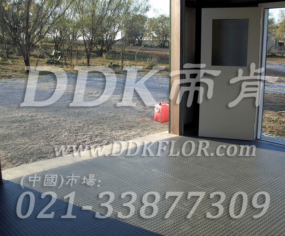 私家車庫裝修車庫地坪地面材料(8)_灰色圓點防滑表面車庫地板樣板圖片,帝肯(DDK)_2000_C618(地下車庫地面材料)效果圖 私家車庫裝修車庫地坪地面材料(8)_灰色圓點防滑表面車庫地板樣板圖片,帝肯(DDK)_2000_C618(地下車庫地面材料)效果圖,別墅私家車庫裝修,車庫pvc地板,車庫地坪,車庫地墊,車庫地板,車庫地膠,車庫塑料地毯,車庫塑膠地板,車庫防滑墊,停車場防滑墊