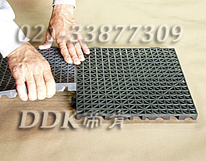 灰色_加厚鏤空防滑墊材30*30cm樣板圖片,帝肯(DDK)_8300(SMX|世勁)效果圖 灰色_加厚鏤空防滑墊材30*30cm樣板圖片,帝肯(DDK)_8300(SMX|世勁)效果圖,塑料防滑網(wǎng)格墊,塑料網(wǎng)格防滑地墊,塑料網(wǎng)格扳,網(wǎng)格塑料墊,網(wǎng)格地墊,網(wǎng)格地板,網(wǎng)格防滑墊,網(wǎng)格塑料地板墊,防滑塑料網(wǎng)格,網(wǎng)孔地墊,室外拼接地墊,拼裝地墊,拼接式地墊,拼接式防滑墊,防滑拼墊,PVC拼接地墊,室外鏤空拼裝地板,籃球場(chǎng)地拼裝地板,漏水防滑墊,漏水地膠,漏水地墊,漏水橡膠墊,透水地墊,防水地墊,防水地毯,防水墊,防水地膠墊,防水防滑墊,隔水地墊,隔水地板,隔水材料,耐油耐水地墊,疏水墊,疏水性材料,疏水磚,疏水防滑地墊,疏水防滑墊,疏水板,塑料膠墊,pvc防水地墊,z字型疏水墊,衛(wèi)生間防水地墊,衛(wèi)生間防水墊,衛(wèi)生間地板隔水墊,排水地墊,排水地板,排水防滑墊,泄水型地板磚,透水防滑塑膠地墊,防滑隔水墊,防潮地墊,pvc防滑地膠,PVC防滑墊,pvc地墊,pvc地膠