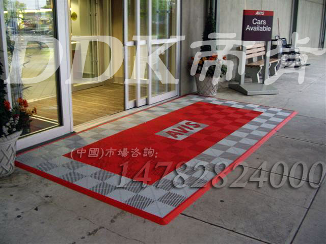 可廣泛適用于各種店面門口，專業(yè)防滑防水耐壓，易拼接易清洗多用途門口地墊，門口防滑地墊樣板圖片，帝肯(DDK)8100_900 效果圖，pvc塑料地毯,出入口地墊,塑料防滑墊,門口防滑墊,門口防滑地膠,門口地毯,門口地墊,門廳除塵地墊,門廳腳墊,門廳地毯,門廳地墊,門口防塵地墊,門口腳墊,門口腳踏墊,門口地面除塵刷,門口除塵地墊,門墊,門墊地墊,門墊地毯
