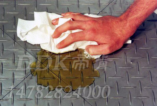 【工廠地面耐壓耐油材料】鐵板紋灰色拼塊式耐油地板樣板圖片,帝肯(DDK)_3000_9979（工廠用耐酸堿耐磨防油地面磚）效果圖,耐磨材料,耐壓地板,工業(yè)耐油地墊