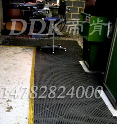 【工業(yè)腳踏墊地毯】生產(chǎn)現(xiàn)場使用工業(yè)地毯腳踏墊樣板圖片,帝肯(DDK)_8800_9979(工業(yè)廠房腳墊材料)效果圖 【工業(yè)腳踏墊地毯】生產(chǎn)現(xiàn)場使用工業(yè)地毯腳踏墊樣板圖片,帝肯(DDK)_8800_9979(工業(yè)廠房腳墊材料)效果圖,安全地墊,工廠車間地膠,車間地膠墊,車間地毯,車間地貼,車間塑料防滑墊,車間橡膠墊,車間防滑地墊,車間防滑墊,工業(yè)地墊,工業(yè)地膠,工業(yè)用格柵地墊,工業(yè)耐油地墊,工業(yè)腳墊,工業(yè)防滑地墊,工業(yè)地毯,工業(yè)防滑墊,工廠地墊,工廠地毯,工廠腳墊,工廠防滑地墊,工廠防滑墊,工業(yè)防滑地毯,耐油工業(yè)橡膠墊,廠房防滑地膠