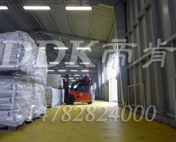 【甲類倉(cāng)庫(kù)地膠】倉(cāng)庫(kù)地面一般用那種地膠材料？樣板圖片,帝肯(DDK)_2000_9979(工業(yè)廠房車間地面材料)效果圖,倉(cāng)庫(kù)地板,倉(cāng)庫(kù)塑膠地板,倉(cāng)庫(kù)防潮地膠,倉(cāng)庫(kù)地墊,庫(kù)房地板,庫(kù)房地磚,庫(kù)房地膠墊,庫(kù)房塑膠地板