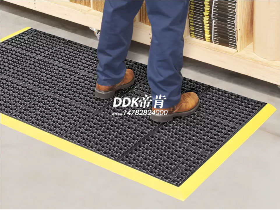 15-20mm厚抗疲勞橡膠墊有孔疏水 防滑安全緩沖墊 安全踏墊橡膠材質(zhì)帶黃邊