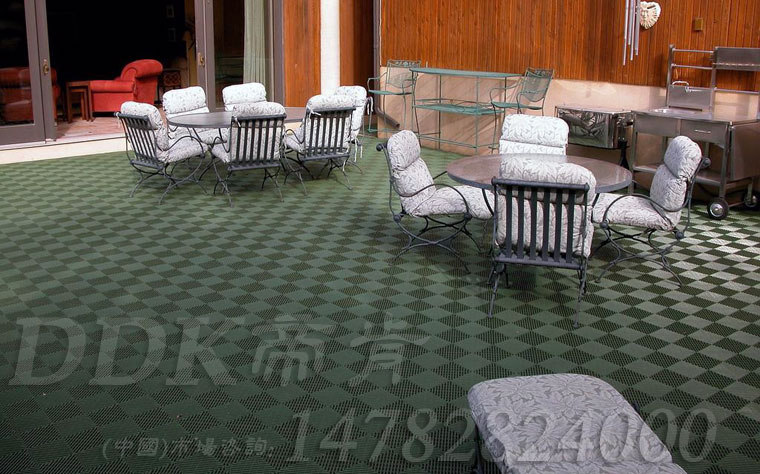 開放露臺鋪什么地面好？