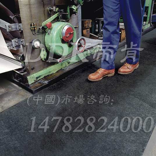 烤漆車間耐油地毯防污染地墊 深灰色耐臟腳墊 工廠通道防滑去腳印地毯 ，車間地毯,車間防滑地墊,車間地墊,地面防滑墊,地面防護(hù)材料,工業(yè)防滑地毯,工廠腳墊,工廠防滑地墊,工廠地毯,走廊地毯,走道地墊,走道地毯,走道墊,防油防滑墊,防滲地毯,防塵防污地墊,防酸堿膠墊,防污地毯