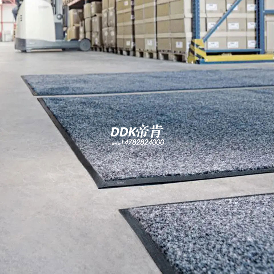 DDK工業(yè)防污毯車(chē)間和倉(cāng)庫(kù)出入口