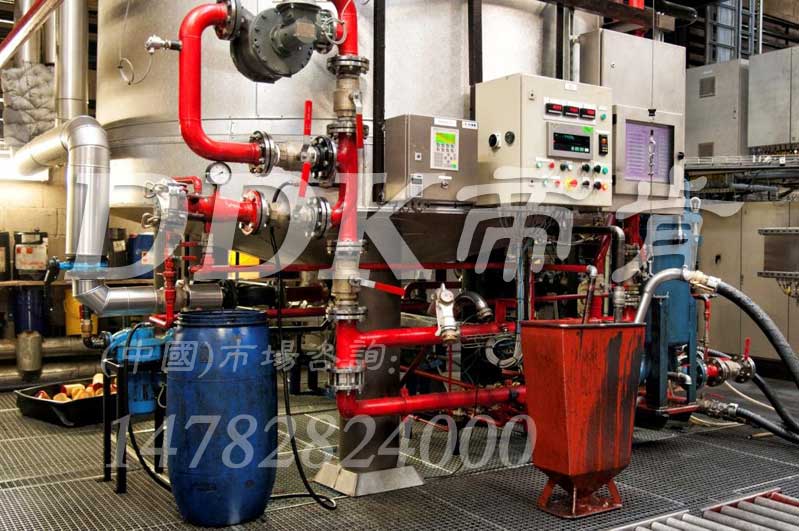 潤滑油生產(chǎn)車間地面用地板膠 1米寬耐油防滲防滑通道地毯黑色，工業(yè)耐油地墊,耐油地膠,耐油地毯,耐油地板,耐油地墊,耐油工業(yè)橡膠墊,耐油橡膠地墊,耐油橡膠墊,耐油耐水地墊,耐油膠墊,耐油防滑地墊,耐油防滑墊,防滑防油地毯,防油防滑墊,重型防滑耐油墊,防油地墊,工業(yè)吸油地墊