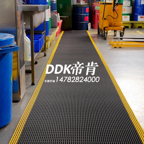 防滑防油地毯，隔水材料，隔水地墊，防滑隔水墊，工業(yè)地墊，車間防滑地墊，重型工業(yè)隔水隔油墊 豎條紋防滑PVC漏孔地毯